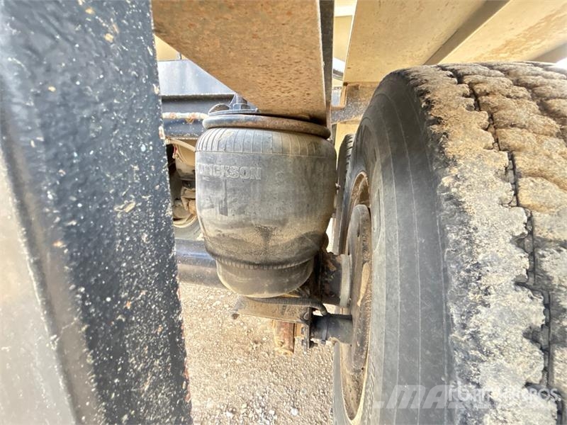 Doepker T/A Pup Grain Trailer مقطورة حبوب