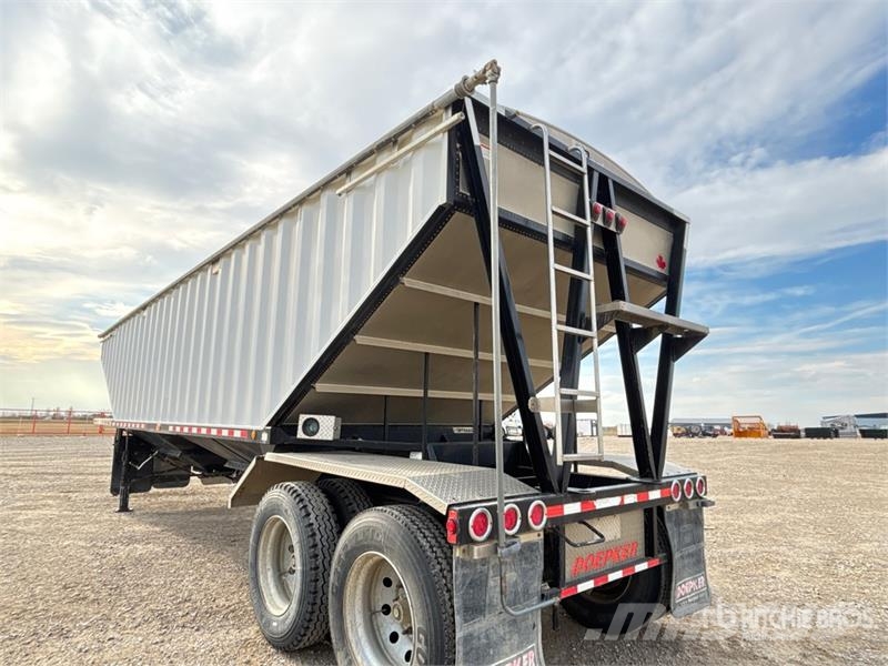 Doepker T/A Pup Grain Trailer مقطورة حبوب