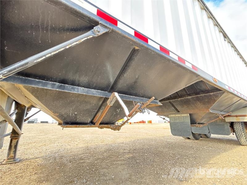 Doepker T/A Pup Grain Trailer مقطورة حبوب