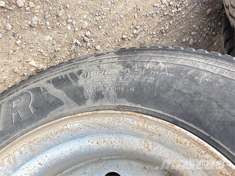 Doepker T/A Pup Grain Trailer مقطورة حبوب