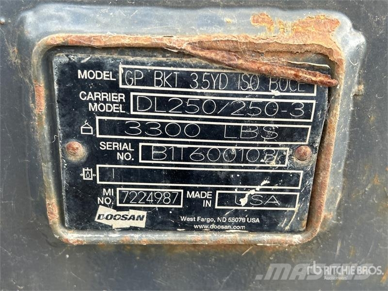 Doosan 104 in General Purpose Wheel Loader Bucket Ковши