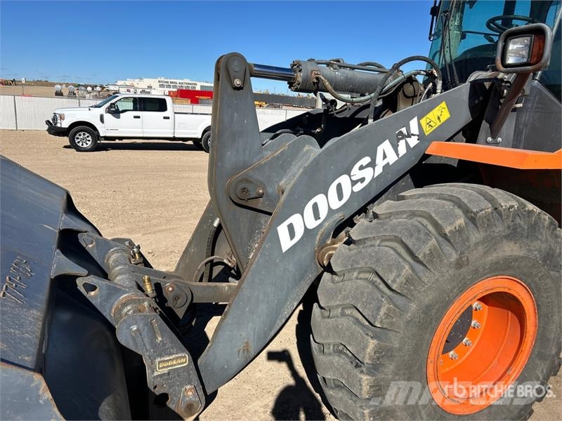 Doosan DL250-5US11 Wheel Loader Gumikerekes homlokrakodók