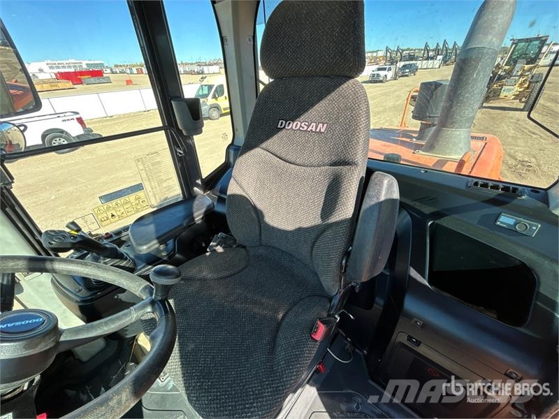 Doosan DL250-5US11 Wheel Loader Gumikerekes homlokrakodók
