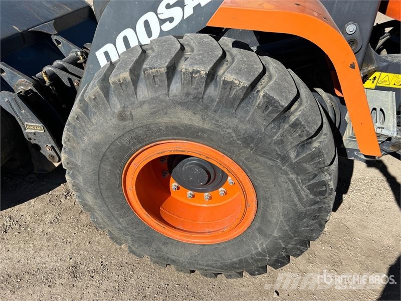 Doosan DL250-5US11 Wheel Loader Gumikerekes homlokrakodók