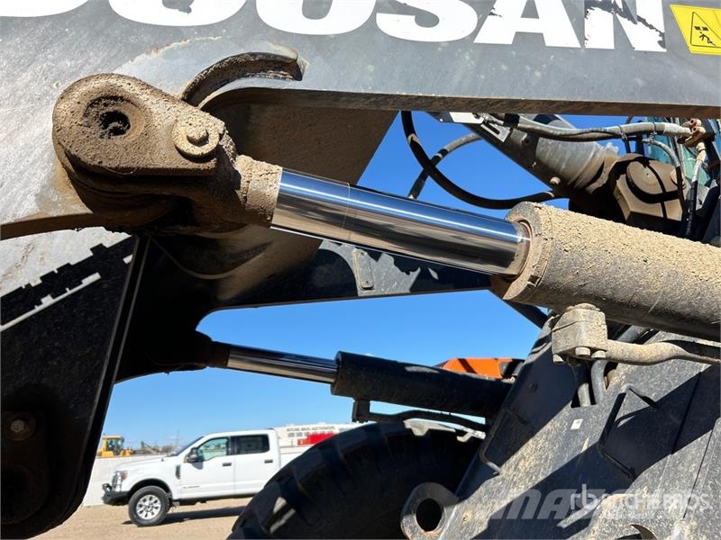 Doosan DL250-5US11 Wheel Loader Gumikerekes homlokrakodók