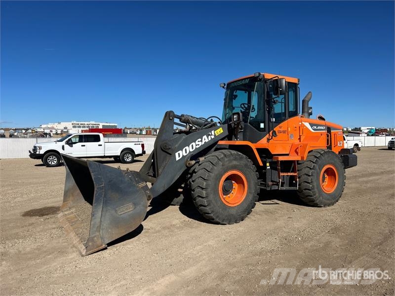 Doosan DL250-5US11 Wheel Loader Gumikerekes homlokrakodók