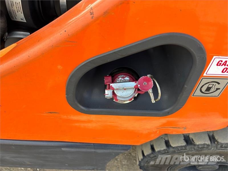 Doosan G30E-5 5450 lb Pneumatic Tire Forklift Other