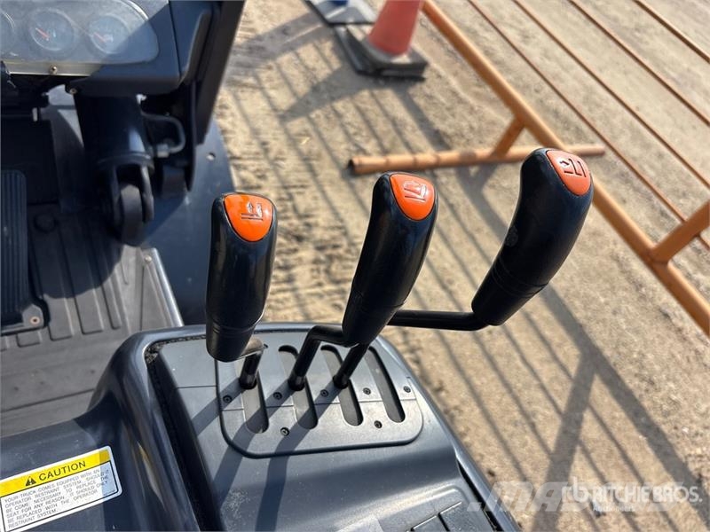 Doosan G30E-5 5450 lb Pneumatic Tire Forklift Other