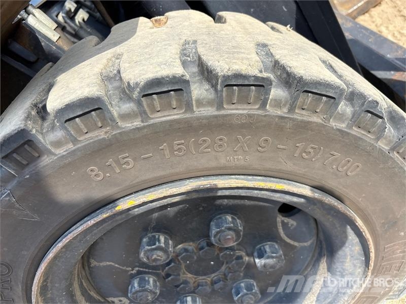 Doosan G30E-5 5450 lb Pneumatic Tire Forklift Other