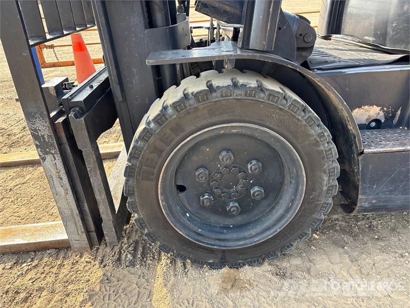 Doosan G30E-5 5450 lb Pneumatic Tire Forklift Other