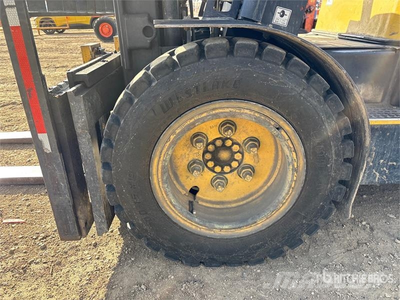 Doosan G30P-3 4600 lb Pneumatic Tire Forklift Targoncák-Egyéb