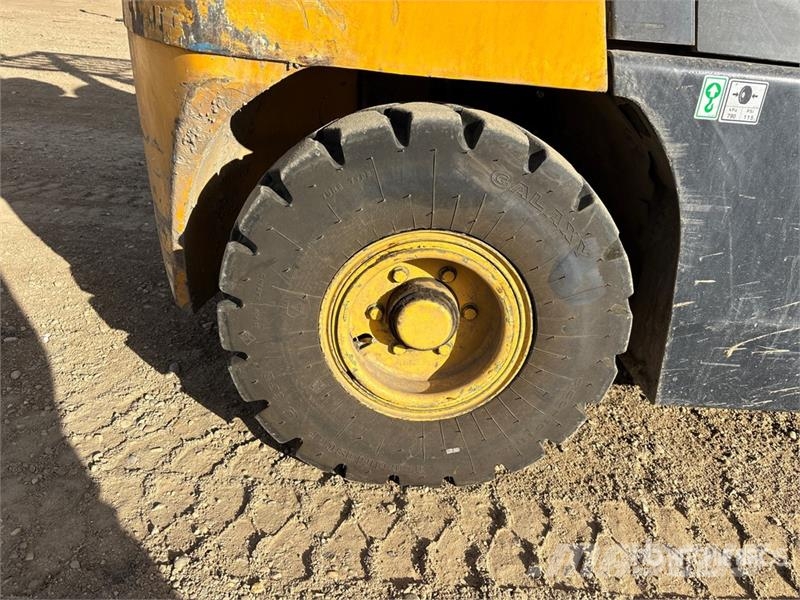 Doosan G30P-3 4600 lb Pneumatic Tire Forklift Targoncák-Egyéb