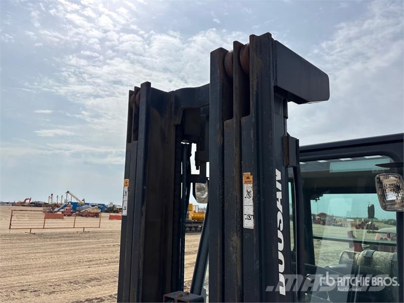 Doosan G35C-5 6050 lb Pneumatic Tire Forklift Περονοφόρα ανυψωτικά κλαρκ - άλλα