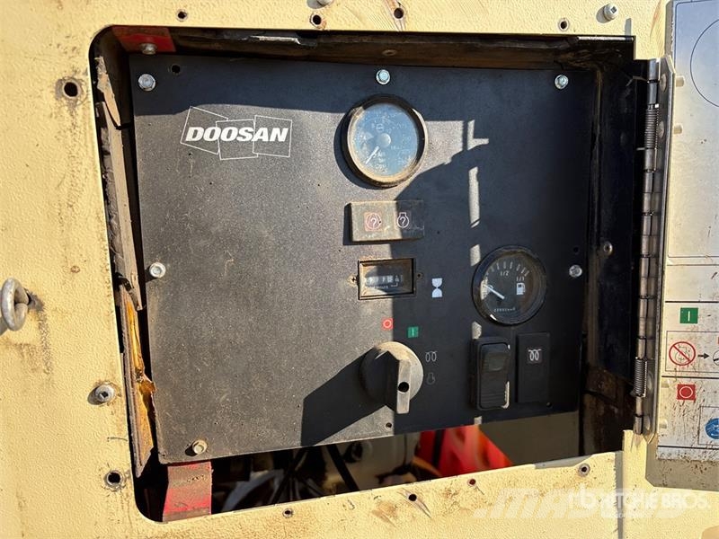 Doosan HP375WOU-FX-T3 Mobile Air Compressor (Inoperable) Kompresorji