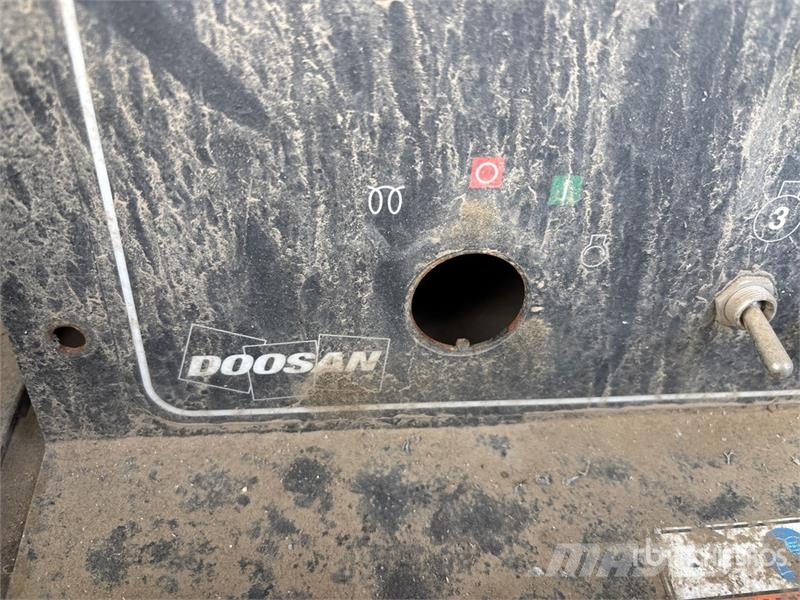 Doosan L6-60HZ-T4F Rasvetni stubovi