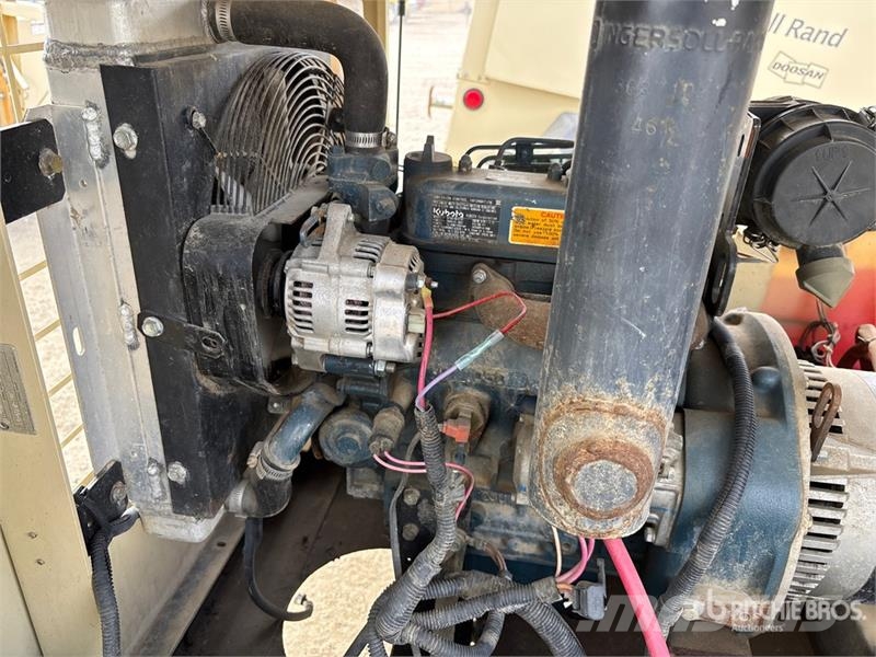 Doosan L6-60HZ-T4F Rasvetni stubovi