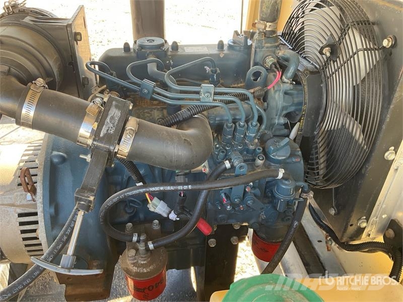 Doosan L8-60HZ-T4F 8 kW Light Tower أبراج خفيفة