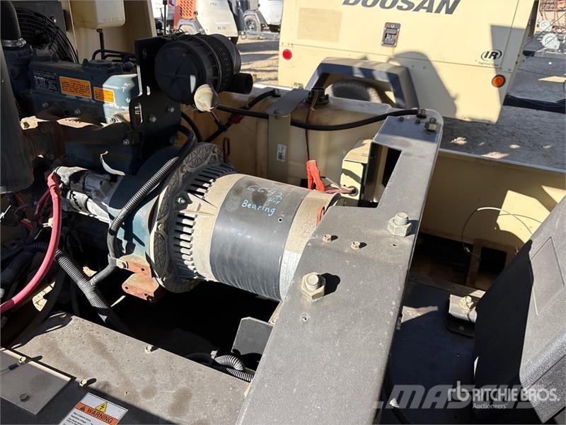 Doosan L8-60HZ-T4F 8 kW Light Tower أبراج خفيفة