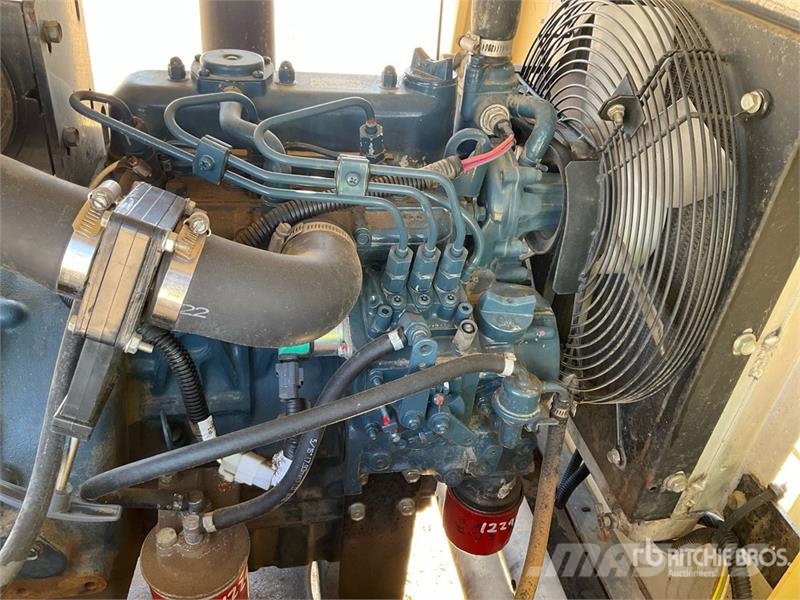 Doosan L8-60HZ-T4F 8 kW Light Tower أبراج خفيفة