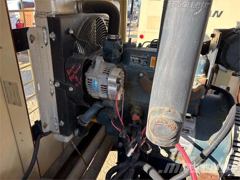 Doosan L8-60HZ-T4F 8 kW Light Tower أبراج خفيفة