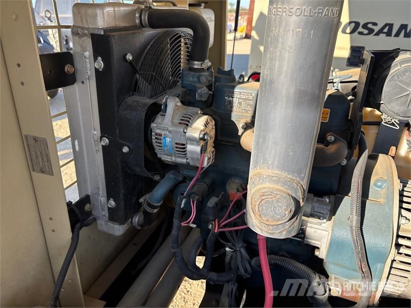 Doosan L8-60HZ-T4F 8 kW Light Tower أبراج خفيفة