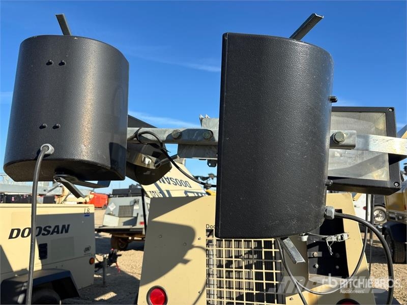 Doosan L8-60HZ-T4F 8 kW Light Tower أبراج خفيفة
