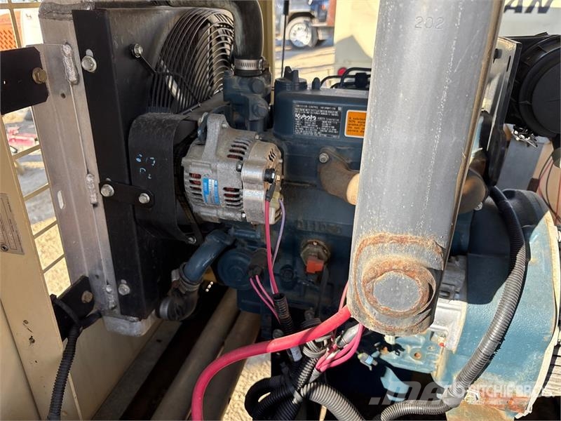 Doosan L8-60HZ-T4F 8 kW Light Tower أبراج خفيفة