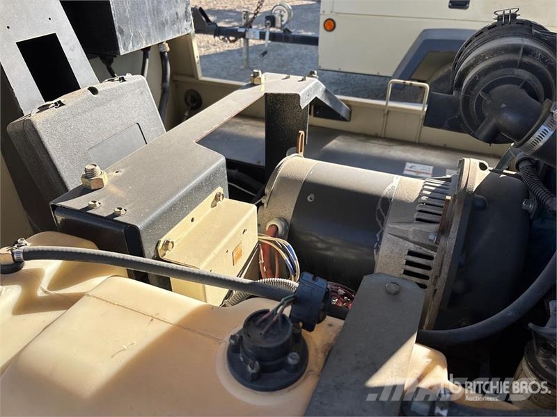 Doosan L8-60HZ-T4F 8 kW Light Tower أبراج خفيفة