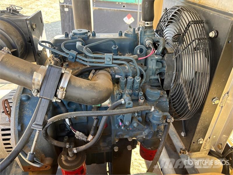 Doosan L8-60HZ-T4F 8 kW Light Tower أبراج خفيفة