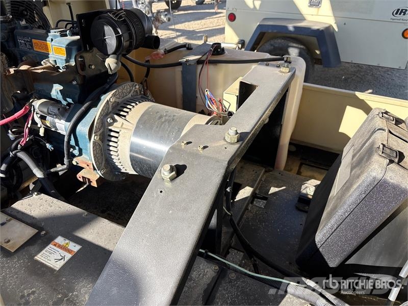 Doosan L8-60HZ-T4F 8 kW Light Tower أبراج خفيفة