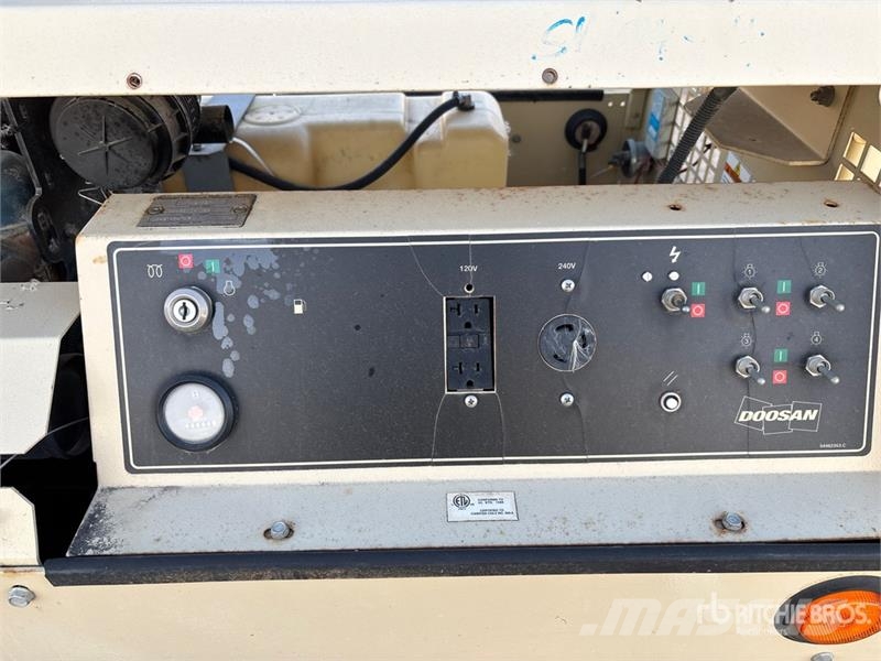 Doosan LS-60HZ-T4F Rasvetni stubovi
