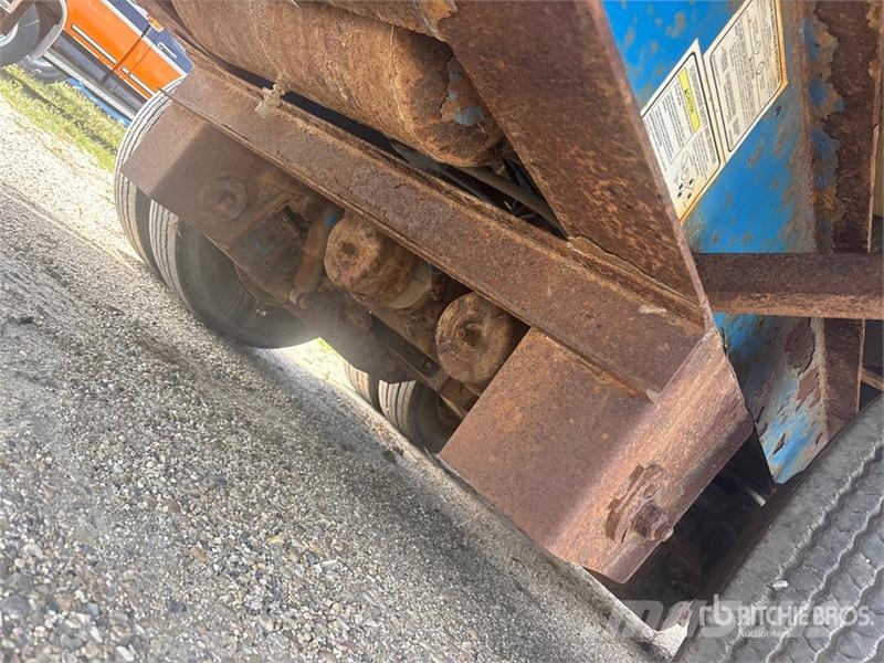 Double A 29 ft T/A Equipment Trailer Ремаркета за превоз на автомобили