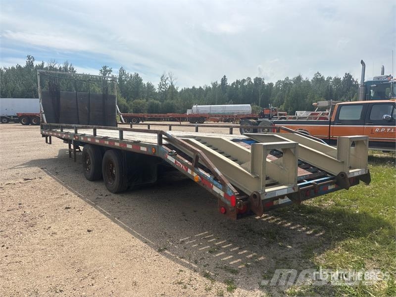 Double A 29 ft T/A Equipment Trailer Ремаркета за превоз на автомобили