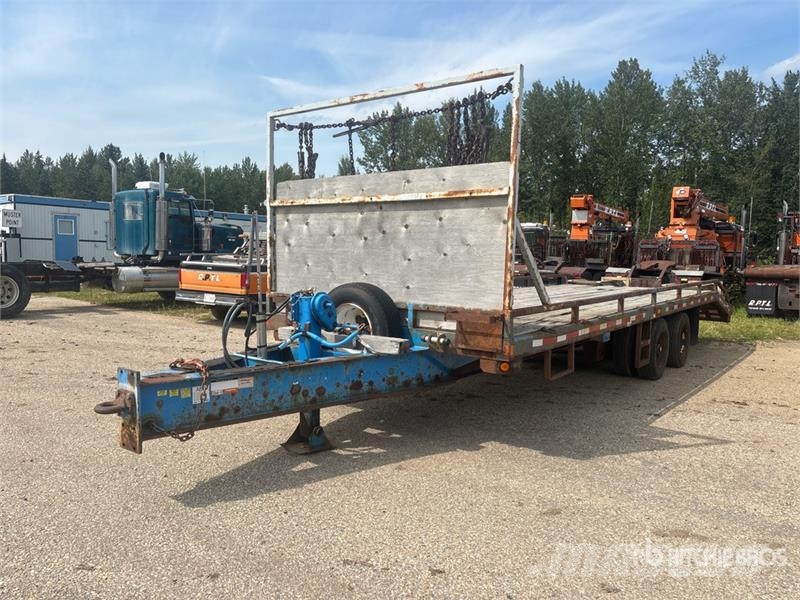 Double A 29 ft T/A Equipment Trailer Ремаркета за превоз на автомобили