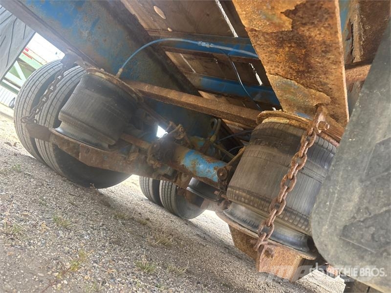 Double A 29 ft T/A Equipment Trailer Ремаркета за превоз на автомобили