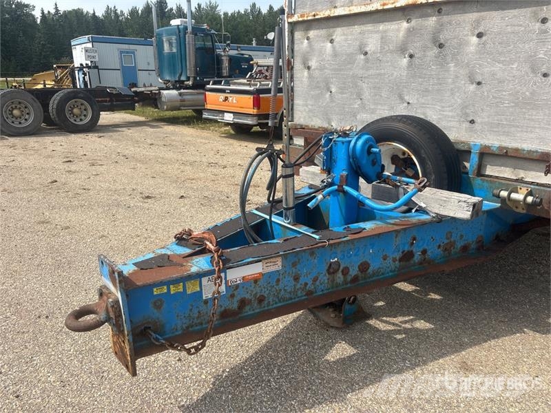 Double A 29 ft T/A Equipment Trailer Ремаркета за превоз на автомобили