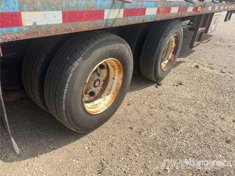 Double A 29 ft T/A Equipment Trailer Ремаркета за превоз на автомобили