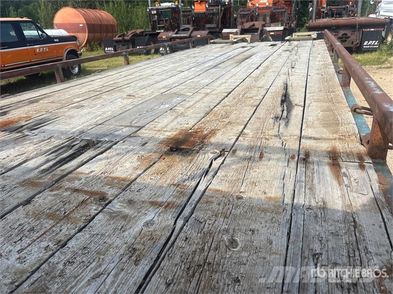 Double A 29 ft T/A Equipment Trailer Ремаркета за превоз на автомобили