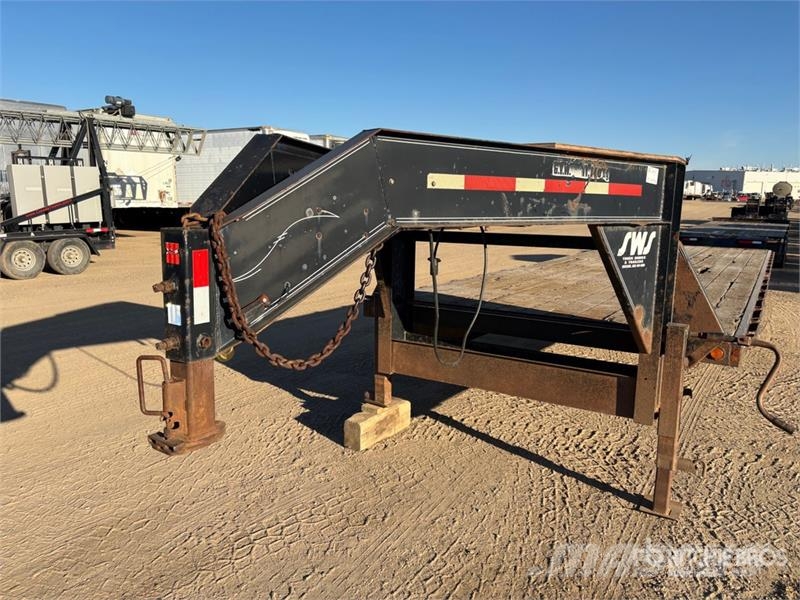  Double A 30 ft Tri/A Gooseneck Equipment Trailer Auto pārvadāšanas treileri
