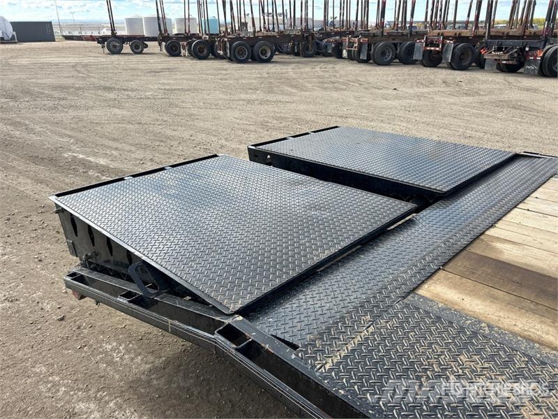 Double A GHB218-32 32 ft Tri/A Gooseneck Equipment Vehicle transport trailers