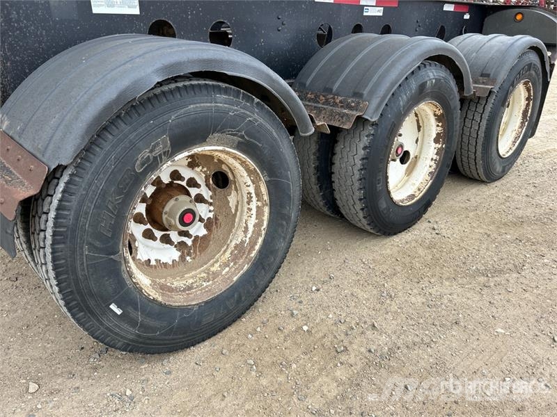  Douglas 38 ft Tri/A Side Dump Trailer Самоскиди