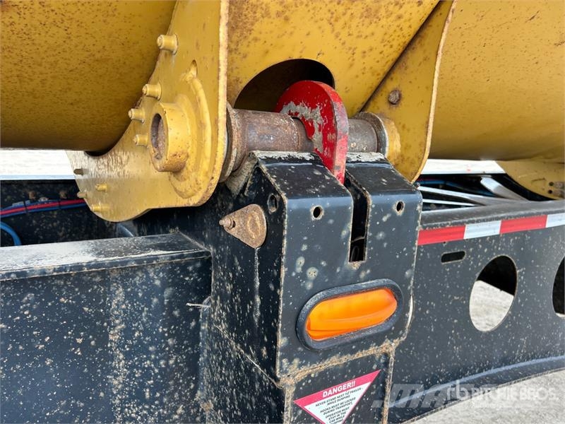  Douglas 38 ft Tri/A Side Dump Trailer Самоскиди