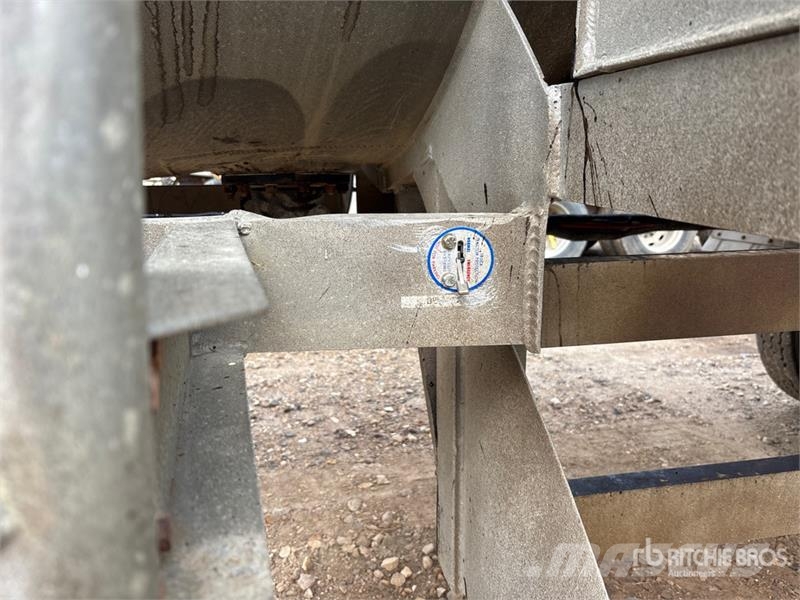 Dragon 42000 L Tri/A Tanker Trailer مقطورات ذات صهاريج