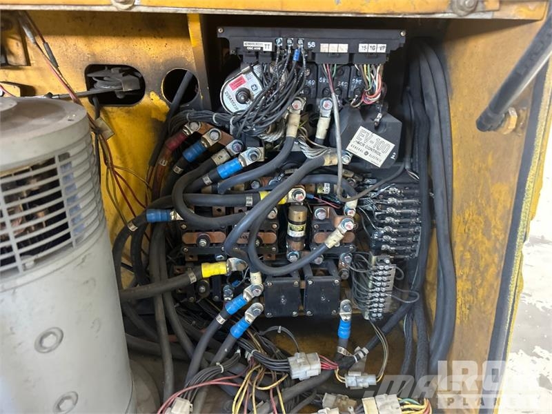 Drexel SLT30 3000 lb Electric Forklift (Inoperable) Sähkötrukit