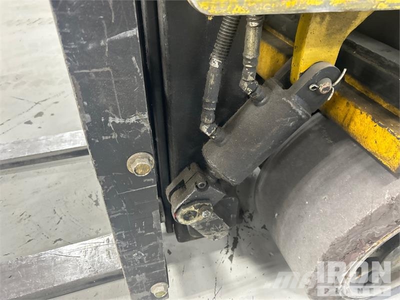 Drexel SLT30 3000 lb Electric Forklift (Inoperable) Sähkötrukit