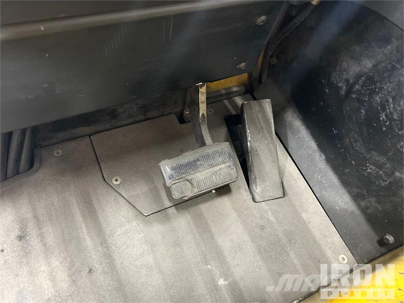 Drexel SLT30 3000 lb Electric Forklift (Inoperable) Sähkötrukit