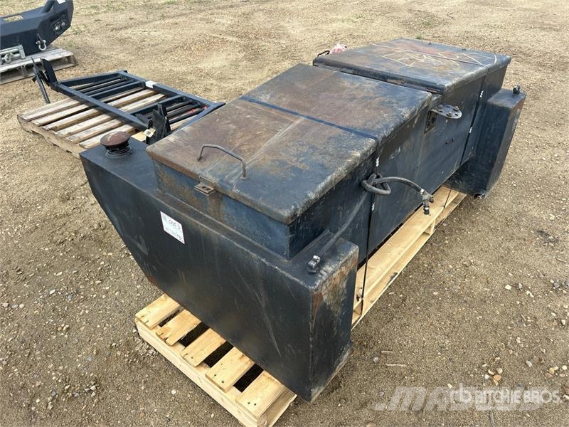 Dual Tidy Tank 연료 및 첨가제 탱크