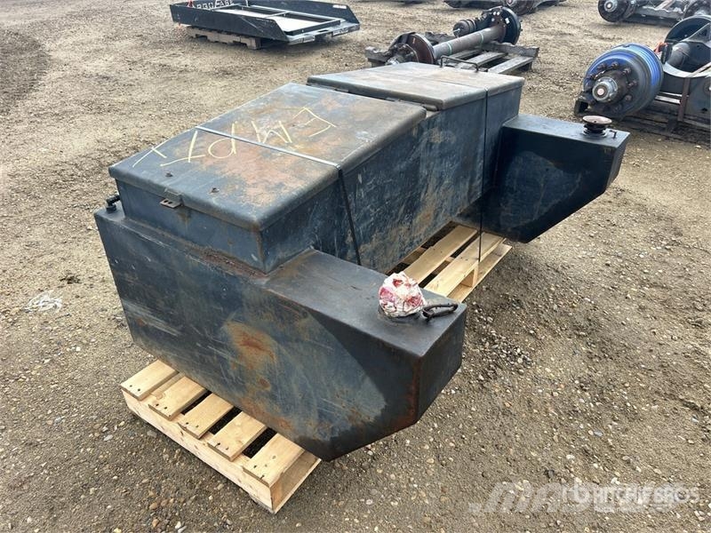 Dual Tidy Tank 연료 및 첨가제 탱크