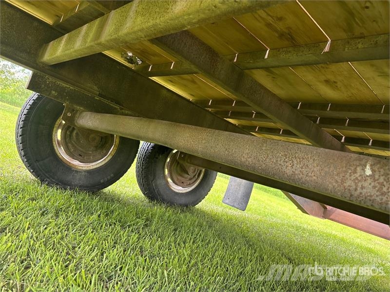  Dumonceau 24 ft T/A Gooseneck Equipment Trailer Remolques para transporte de vehículos