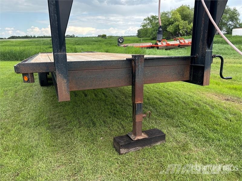  Dumonceau 24 ft T/A Gooseneck Equipment Trailer Remolques para transporte de vehículos
